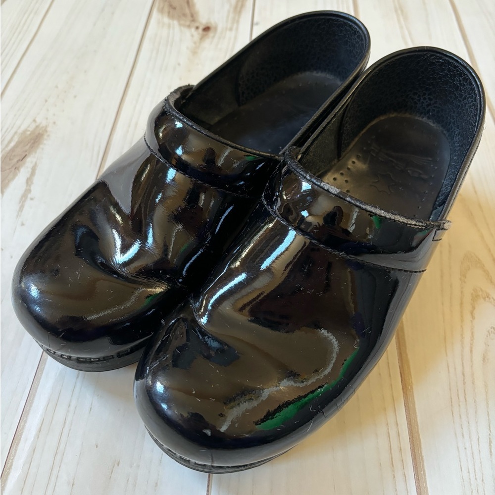 Dansko patent leather professional clogs